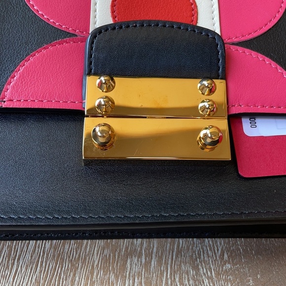 Valentino Garavani Close Up Flap Bag - Picture 8 of 12